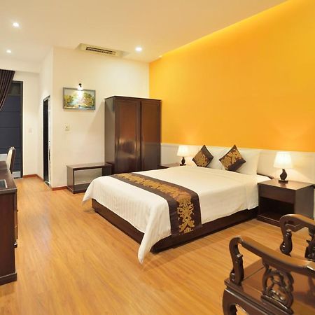 Pandora Saigon Hotel Хошимин Екстериор снимка