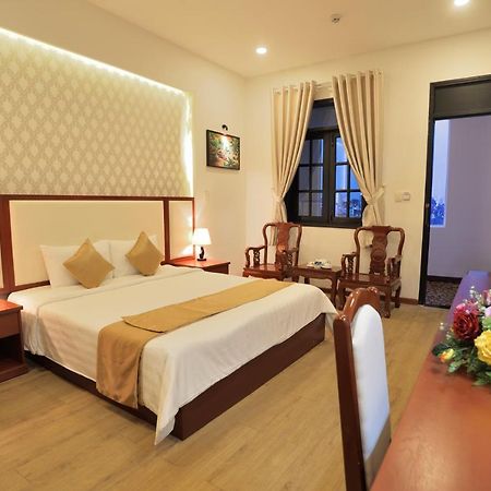 Pandora Saigon Hotel Хошимин Екстериор снимка