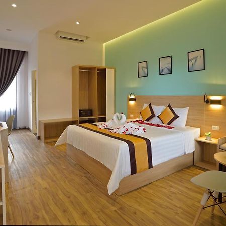 Pandora Saigon Hotel Хошимин Екстериор снимка