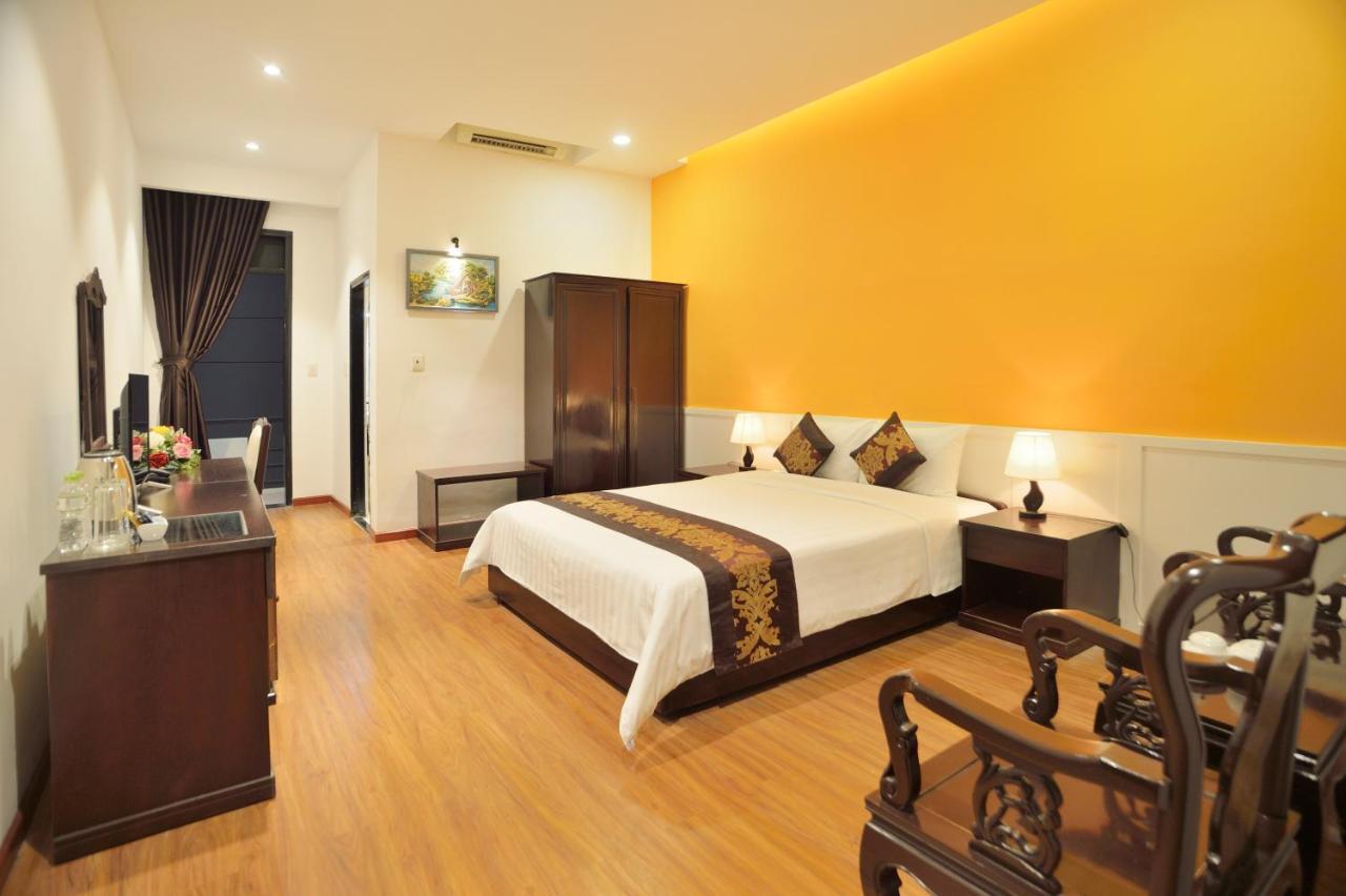 Pandora Saigon Hotel Хошимин Екстериор снимка