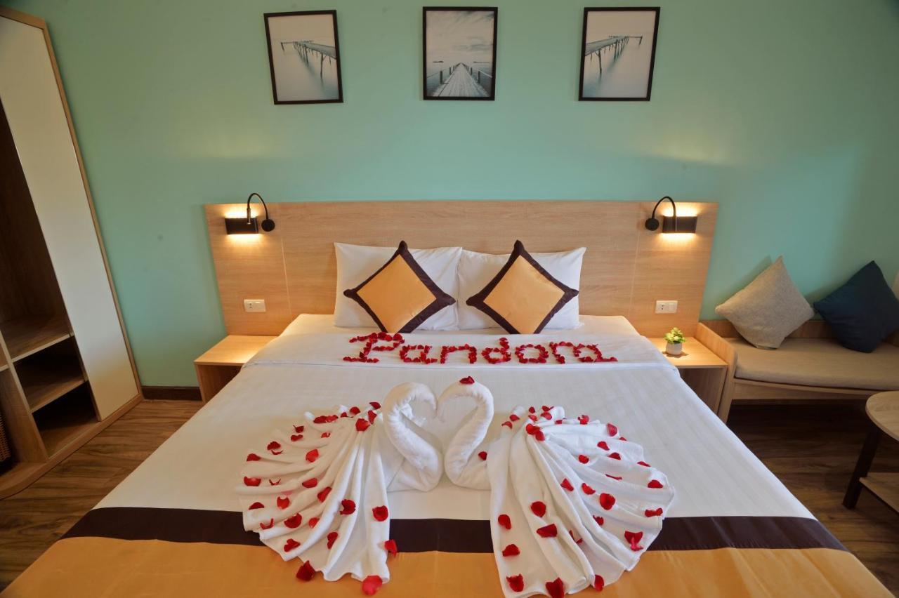 Pandora Saigon Hotel Хошимин Екстериор снимка