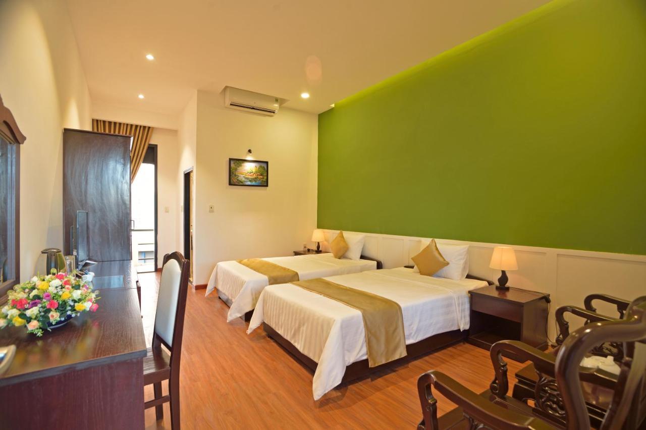 Pandora Saigon Hotel Хошимин Екстериор снимка