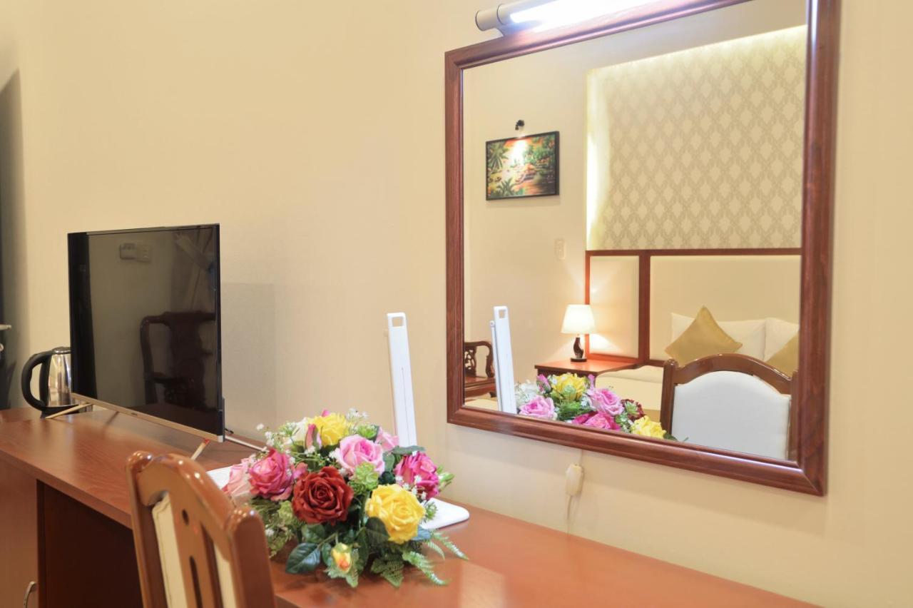 Pandora Saigon Hotel Хошимин Екстериор снимка